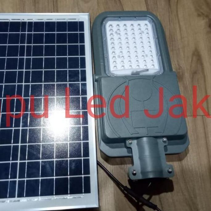 PJU SOLAR TWO IN ONE 60WATT 60W. pju solar panel 60w kuning putih 60 w original