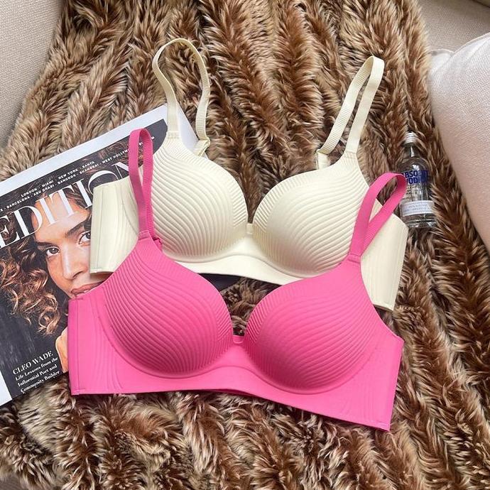 Bra Tanpa Kawat Seamless Breathable Sayap Lebar Nyaman Halus Polos Busa Bh Wanita Tipis Lembut