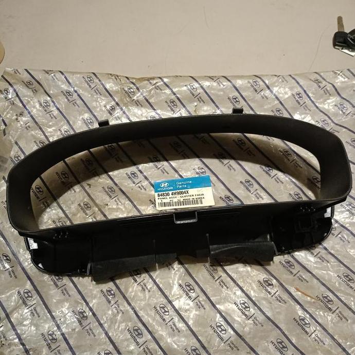 Frame Topi Speedometer Hyundai H1 Bensin 2008 keatas ORI Baru