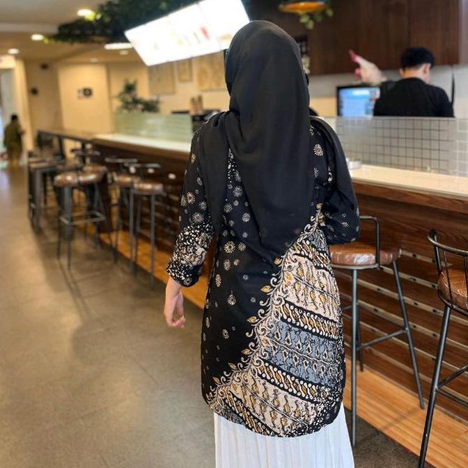 Promo Batik Tunik Wanita Kerja Qistina Batik Bahan Katun Model Kancing Depan Motif Hitam Bunga Cod