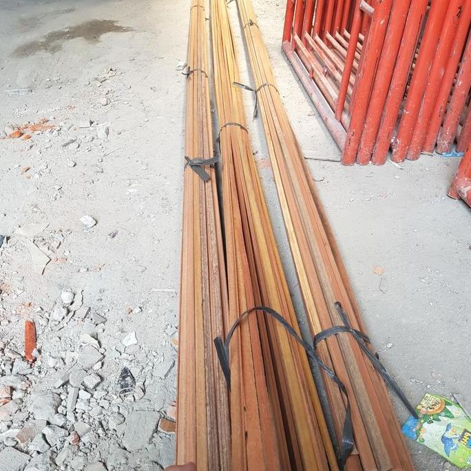 LIST KAYU TEMBOK MOULDING