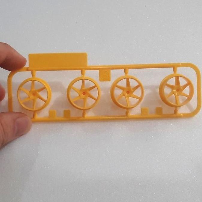 Velg 6 Spoke Velg Spiral Ukuran Medium Tamiya Original