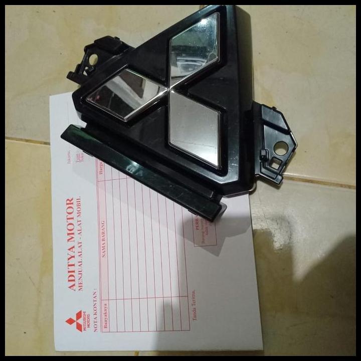 TERBARU EMBLEM LOGO MERK TIGA BERLIAN NEW XPANDER CROSS 2021-2024