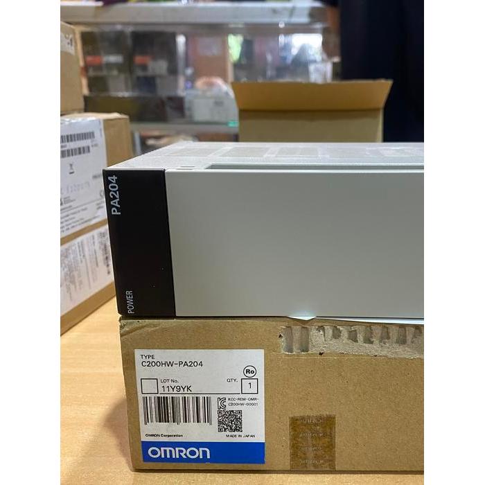 PLC OMRON C200HW-PA204 ORIGINAL