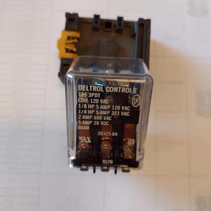 NEW Deltrol Controls Relay 11 pin 165 3PDT coil 120 VAC.......wi