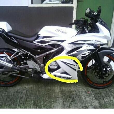 SIAP KIRIM STIKER FAIRING BAWAH NINJA RR NEW SE PUTIH 2012 2013