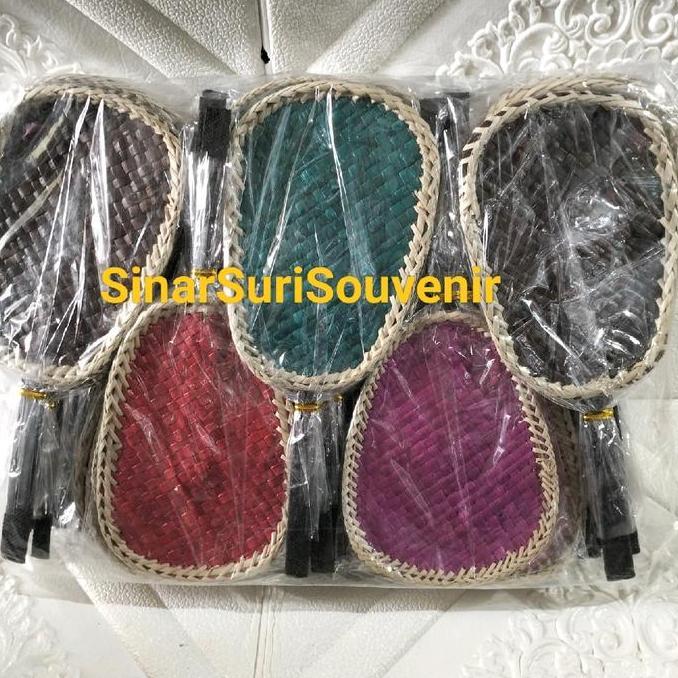 50 Pcs Souvenir Pernikahan Kipas Pandan / Kipas Anyaman/ Kipas Tikar  Unik  Kemas Plastik Murah Meri