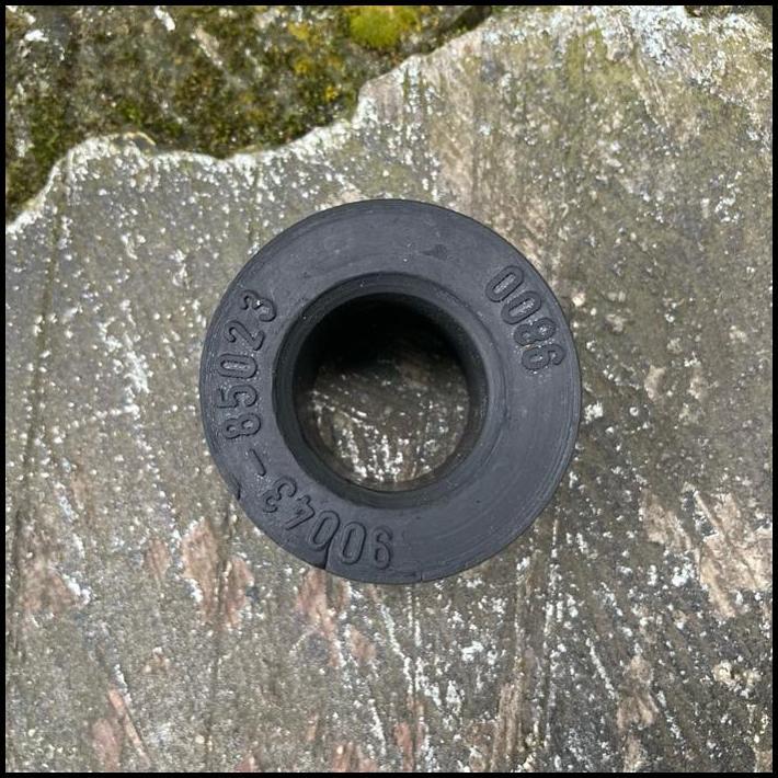 TERBARU BUSHING BUSH KARET ANTING BOSPER BOS PER LOWER ARM SAYAP BAWAH PENDEK DAIHATSU HIJET 55 S10P