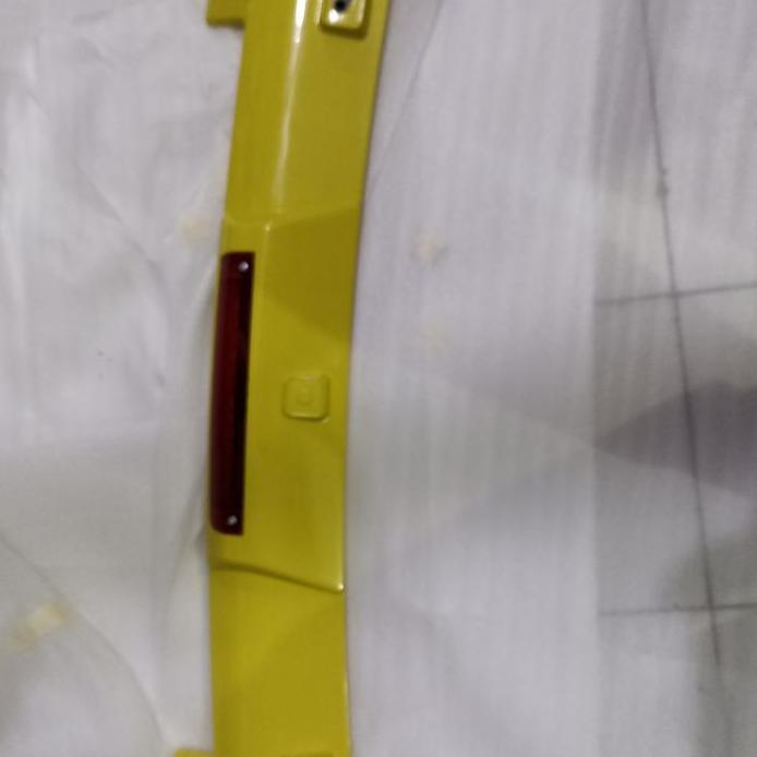 spoiler ayla 2023,2024,2025 kusus yg belum ada spoiler bawaan plus lampu rem