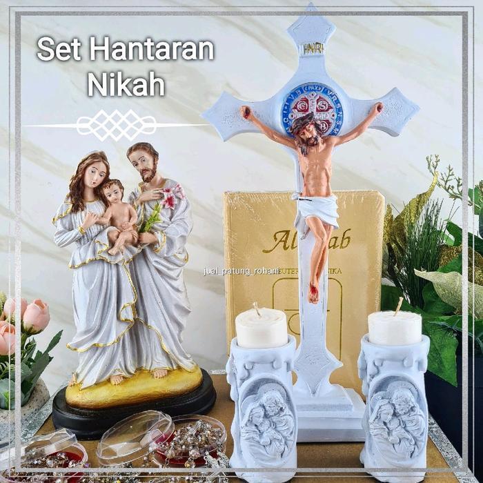 Set Hantaran Pernikahan Katolik Keluarga Kudus Berdiri Salib Duduk Kapak