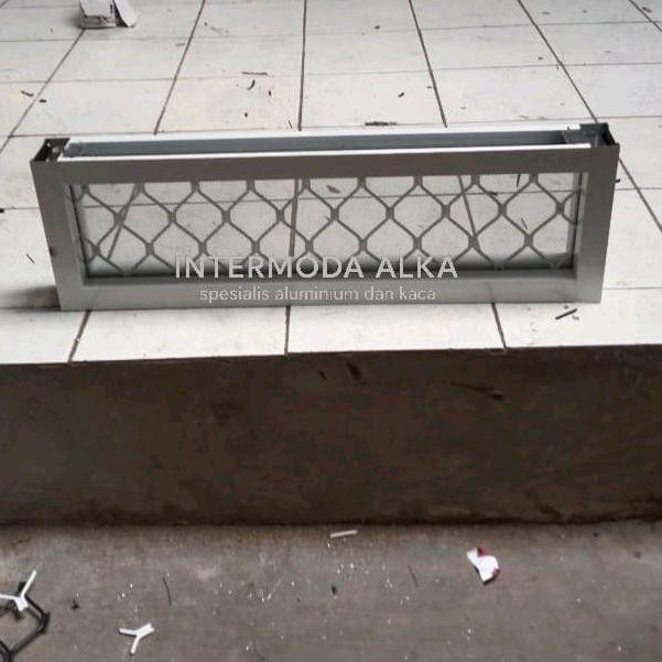 BOVEN LOSTER VENTILASI  TINGGI LUBANG ANGIN KAWAT NYAMUK TRALIS  ALUMINIUM EXPANDA SIRKULASI TOILET 