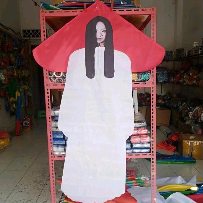 LAYANGAN HANTU KUNTILANAK