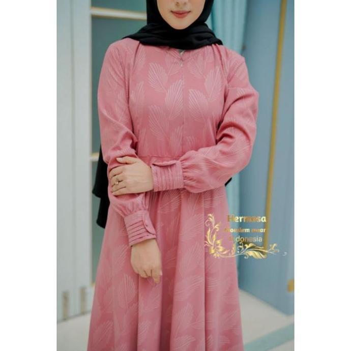 [Gamis hermosa] Gamis embos hermosa motif daun warna pink-gamis dusty pink- Kerah Muslim Dress Bunga