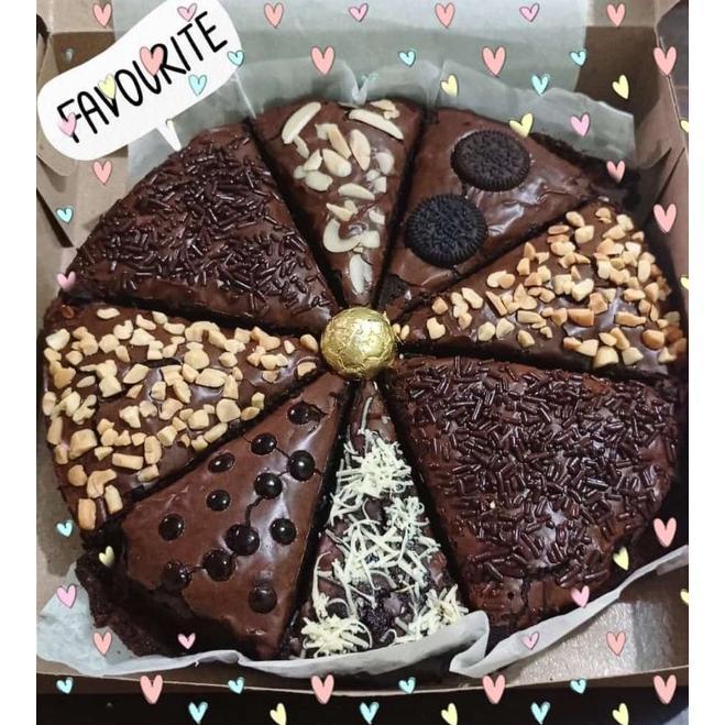 Fudgy Brownies Panggang Dark Coklat model Pizza, diameter 20cm