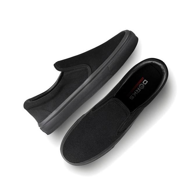 Sepatu Dorks - Slip On Full Black Sepatu Sneakers Kasual Shoes Sekolah Pria Wanita