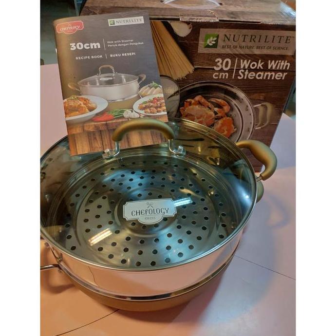 Wok with Steamer / Panci dengan pengukus / panci kukus / pengukus