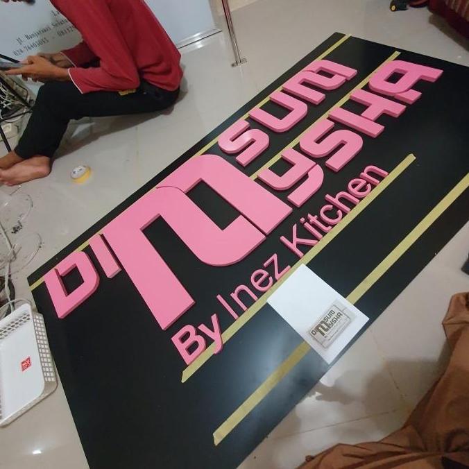 huruf timbul akrilik custom neon box akrilik led