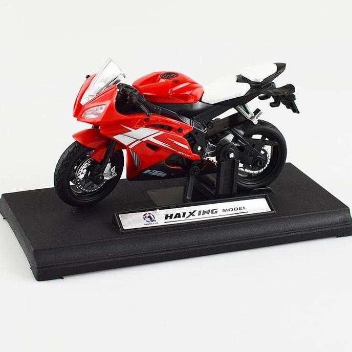 ALABASTER Motor balap Yamaha Ducati Miniatur skala 1:18 koleksi