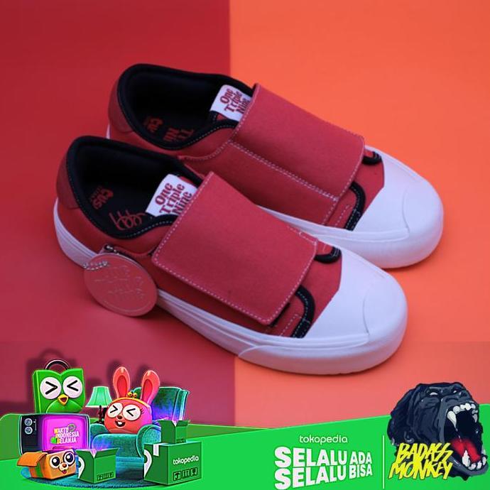 One Triple Nine 368 University Red