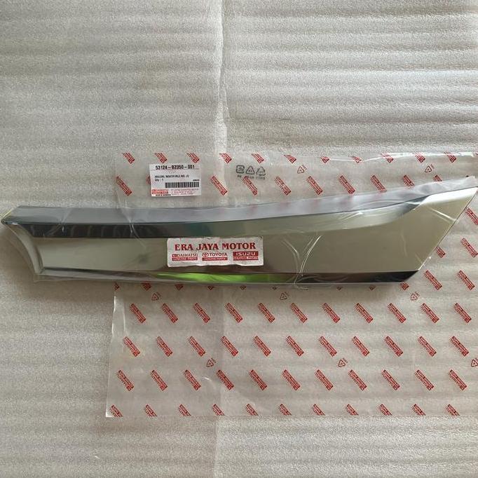 List gril chrome kiri sigra