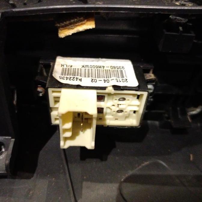 Saklar Switch Power Window Depan Kiri Hyundai H1 ORI Bekas