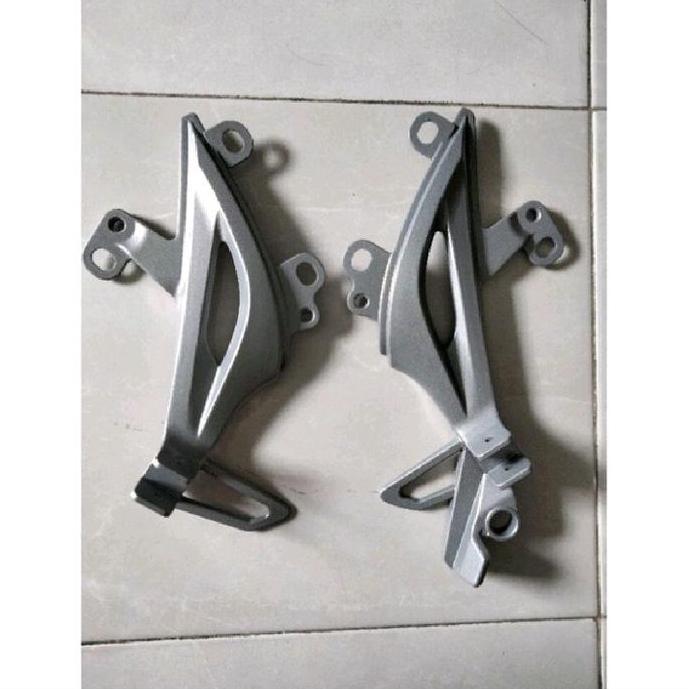 NEW DUDUKAN FOOTSTEP BELAKANG SUPRA X 125 HELM IN ORI