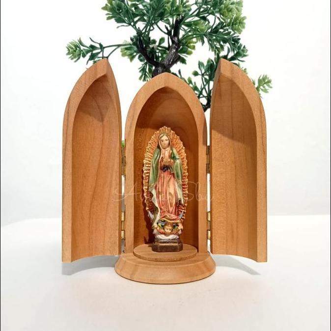 Patung Maria Guadalupe Dalam Tabung Rohani Katolik