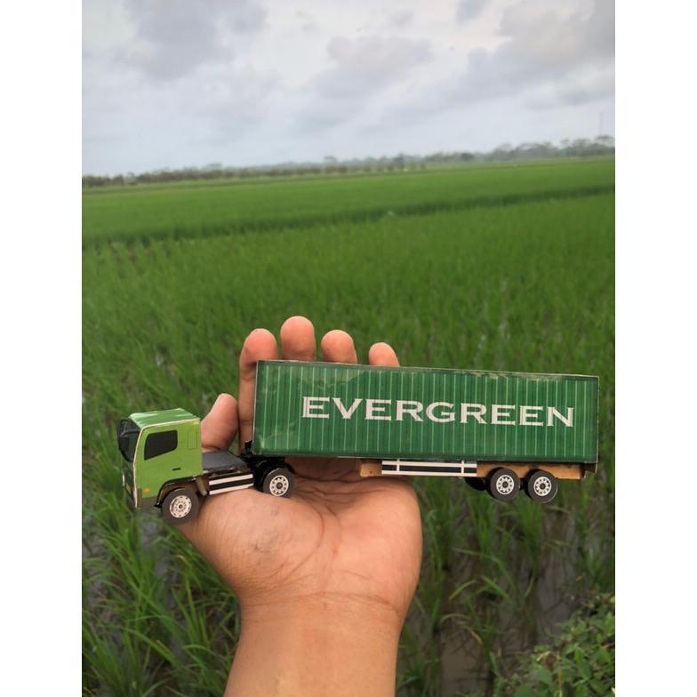 Miniatur Trailer Hino 500