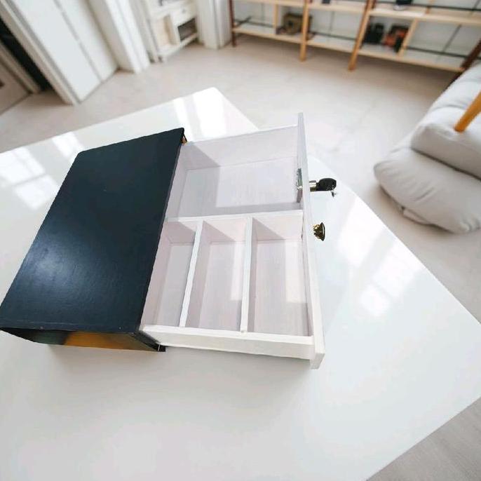 Laci sekat 4 besar  laci uang kasir free kunci Furniture GAN