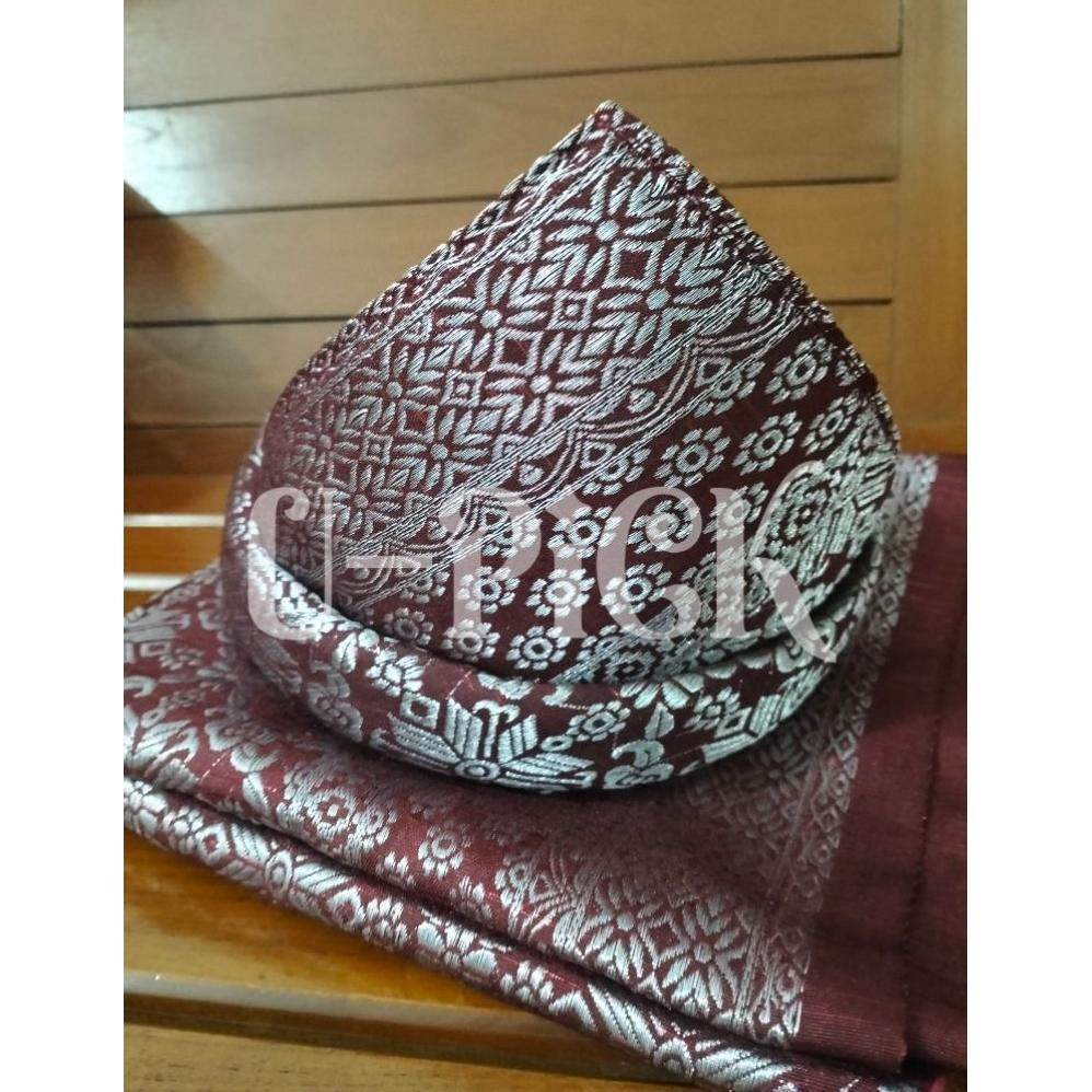Rumpak + Tanjak Melayu // Songket Pria + Tanjak