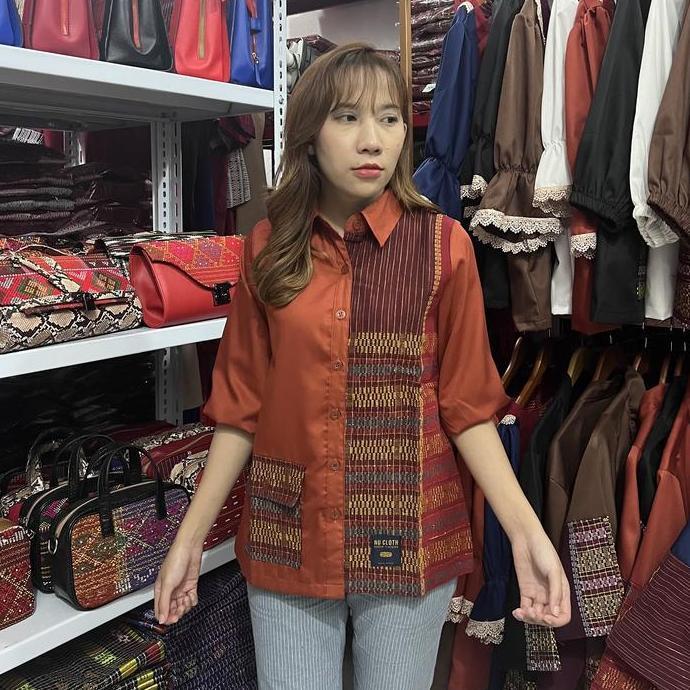 Kemeja Wanita / Atasan Tenun Ulos RAGIHOTANG ASLI Model : Katrina