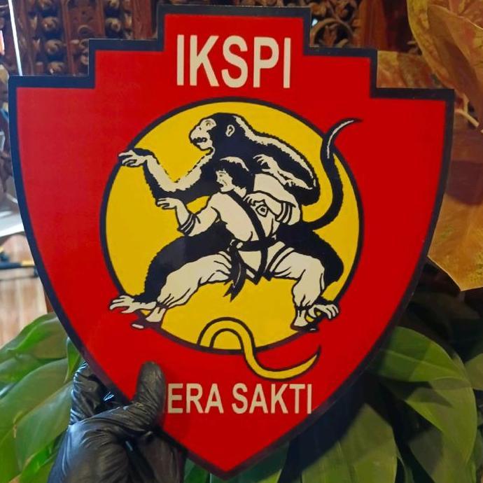 Hiasan dinding IKSPI KERA SAKTI PUTRA INDONESIA