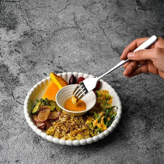 Esme Plate / Piring Saji Salad Keramik Putih Klasik Estetik Mewah Unik