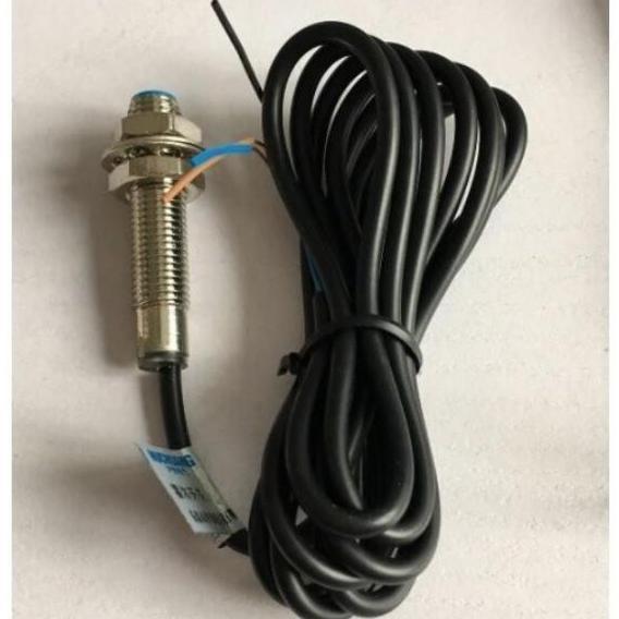 New- M8 PNP NC LJ8A3-2-Z/AY Inductive Proximity Switch Sensor