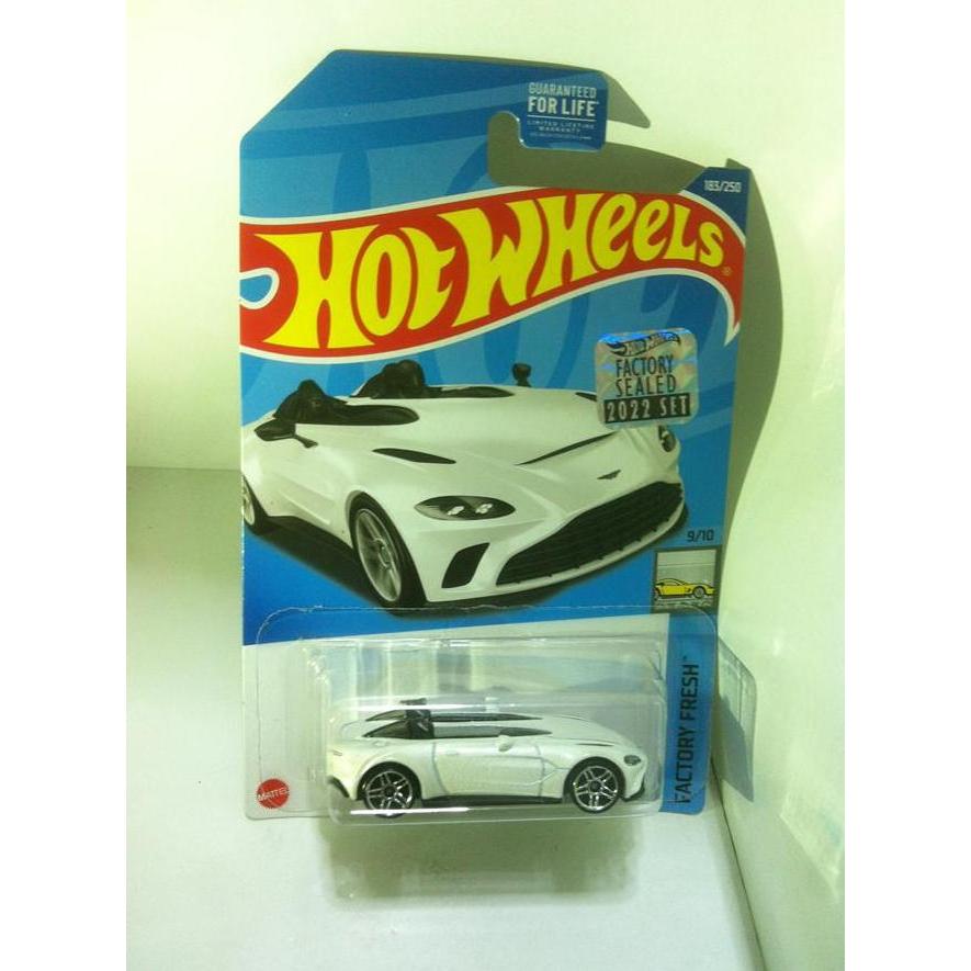 Hot Wheels. 2022 Factory Fresh - Aston Martin V12 Speedster. White