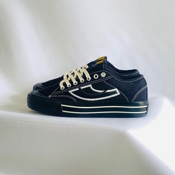 Sepatu Pria Wanita Black Underground Flexion Sneakers Canvas Casual Shoes Sport Non Slip Kanvas 12Oz