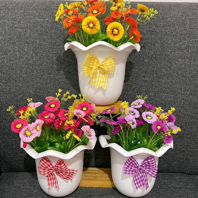 Xyxy- Bunga Dinding Plastik Pot