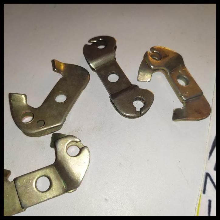 DISKON PLAT TAHANAN KABEL GAS ATAU PERSENELING VESPA VBB NOS