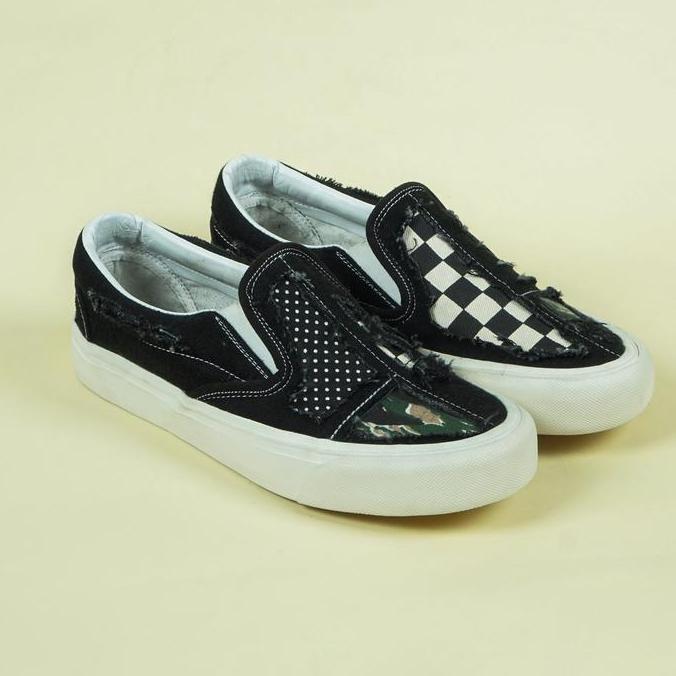 SEPATU SLIP ON HOPE BLACK BORED