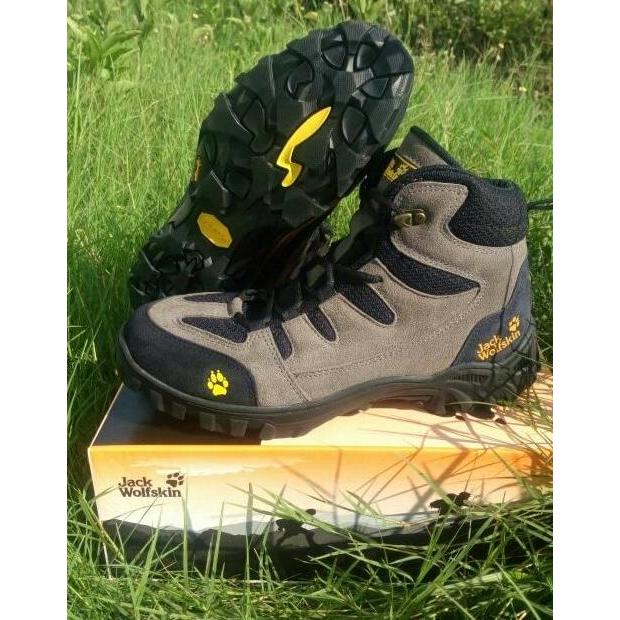 sepatu  jack wolfskin  new