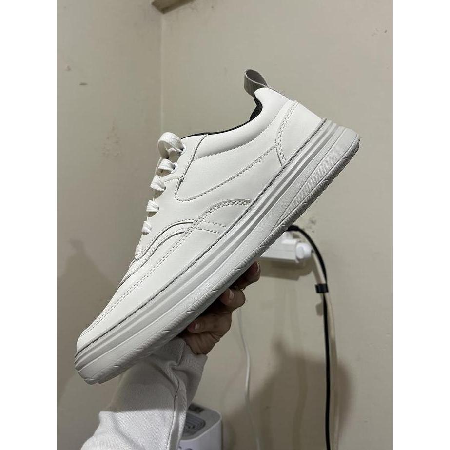 SEPATU PRIA SKECHERS HYLAND LARS OFF WHITE ORI 210942OFWT