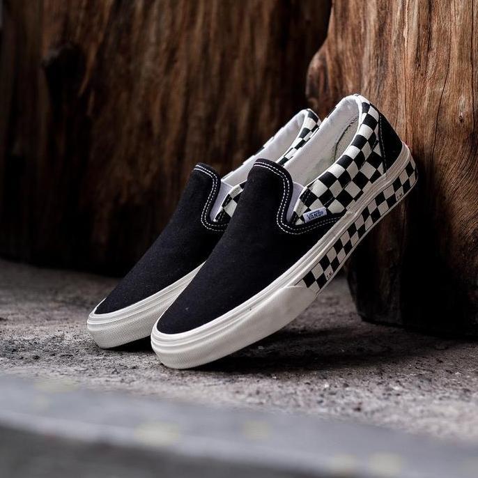 VANS SLIP-ON SIDEWALL CHECKERBOARD B/W CLASSIC ORINAL 100% - BNIB
