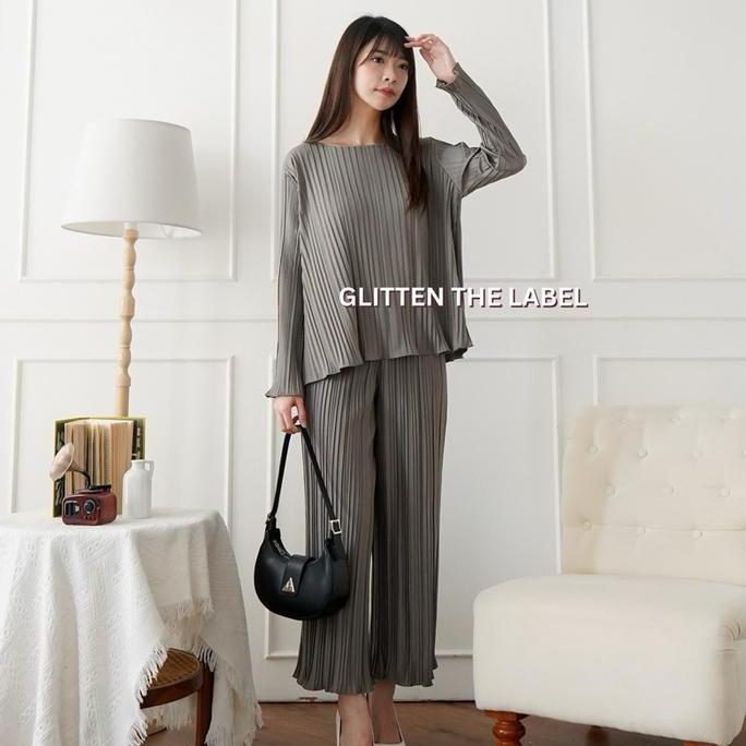 GLITTEN THE LABEL - Atasan Plisket BB Wavy Lengan Panjang / Top Plisket Lengan Panjang / Top Plisket