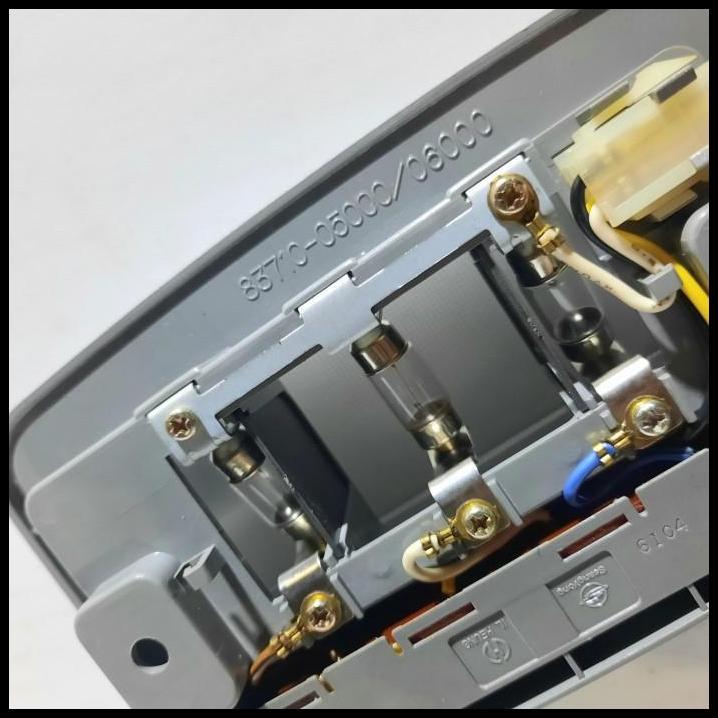 DISKON LAMPU PLAFON DEPAN MOBIL SSANGYONG MUSSO 