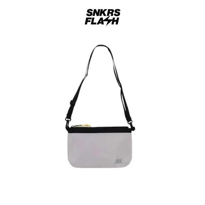 Tas Selempang Unisex NEW BALANCE SMALL SHOULDER BAG BEE BLACK - LAB51525