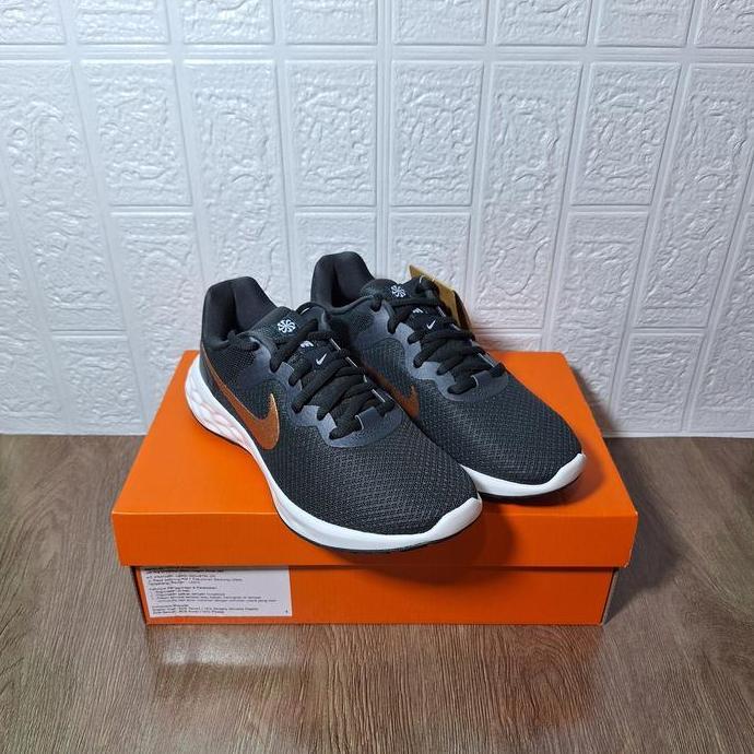 Sepatu Nike Running Womens Revolution 6 NN Black Gold (DC3729 009) Original