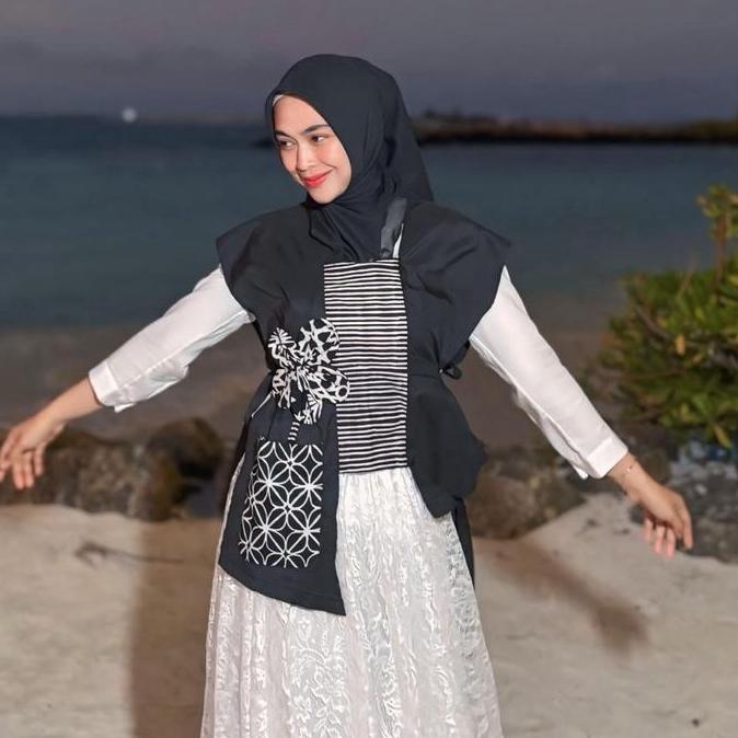 Limited Lila Batik Vest By Sogan Batik - Convertible Vest Unik Aplikasi Batik Handmade 3D Bunga Moza