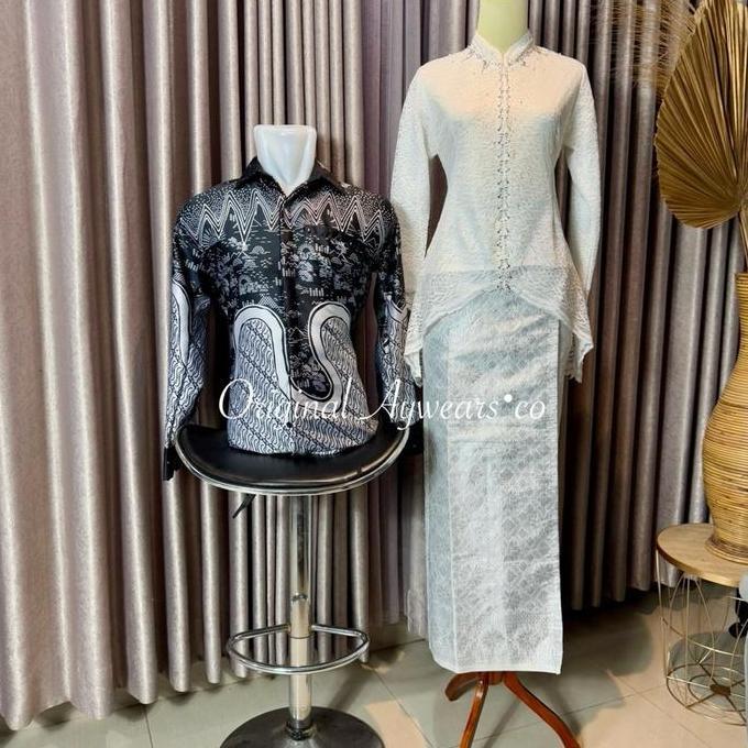 Murah AywearsCo Set Couple Kebaya Shakira Putih Dan Kemeja Batik Pasangan/ Set Couple Kebaya Pesta K