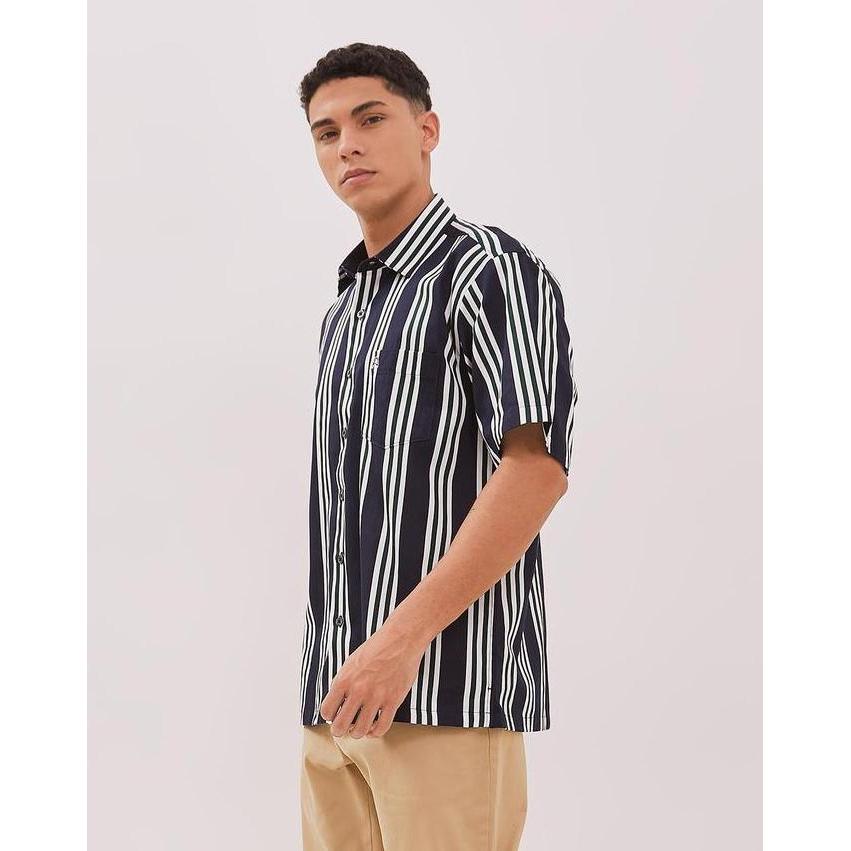 ARNOLD PALMER KEMEJA LENGAN PENDEK MOTIF GARIS BIRU NAVY PRIA - P-DLCE05-Z9