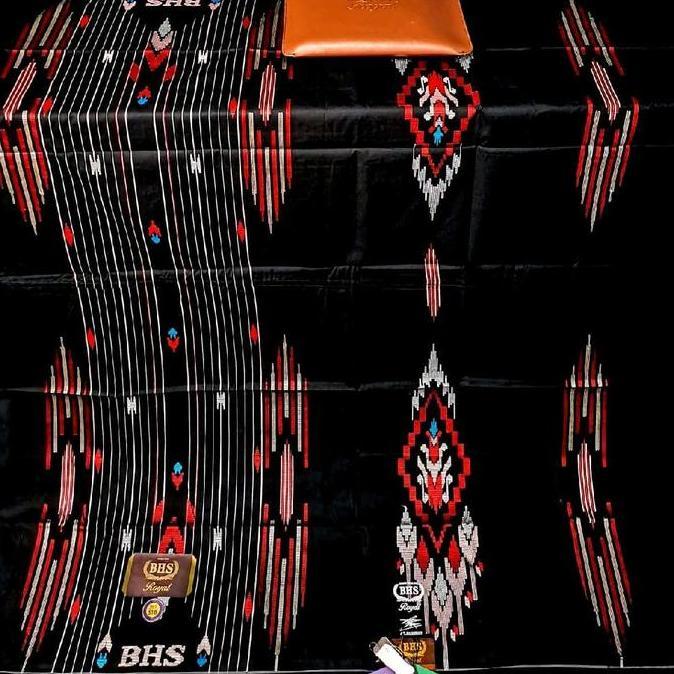(BEST SELLER) BHS Afkir Super Promooo 12.12 Sarung Bhs Signature Motif Sin SIH Ssh SGB Sgc Sib Bahan